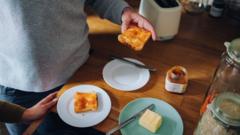 Healey vows cheaper marmalade and gherkins in pre-Budget package of 'everyday fixes' — BBC Business, Amsterdam Business news