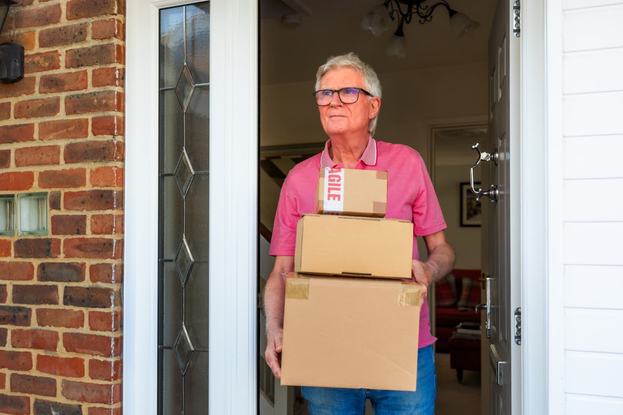 My father-in-law, 81, sold his $75,000 home and paid off his daughter’s $50,000 debt. What happens to him now? — MarketWatch, Amsterdam Business news