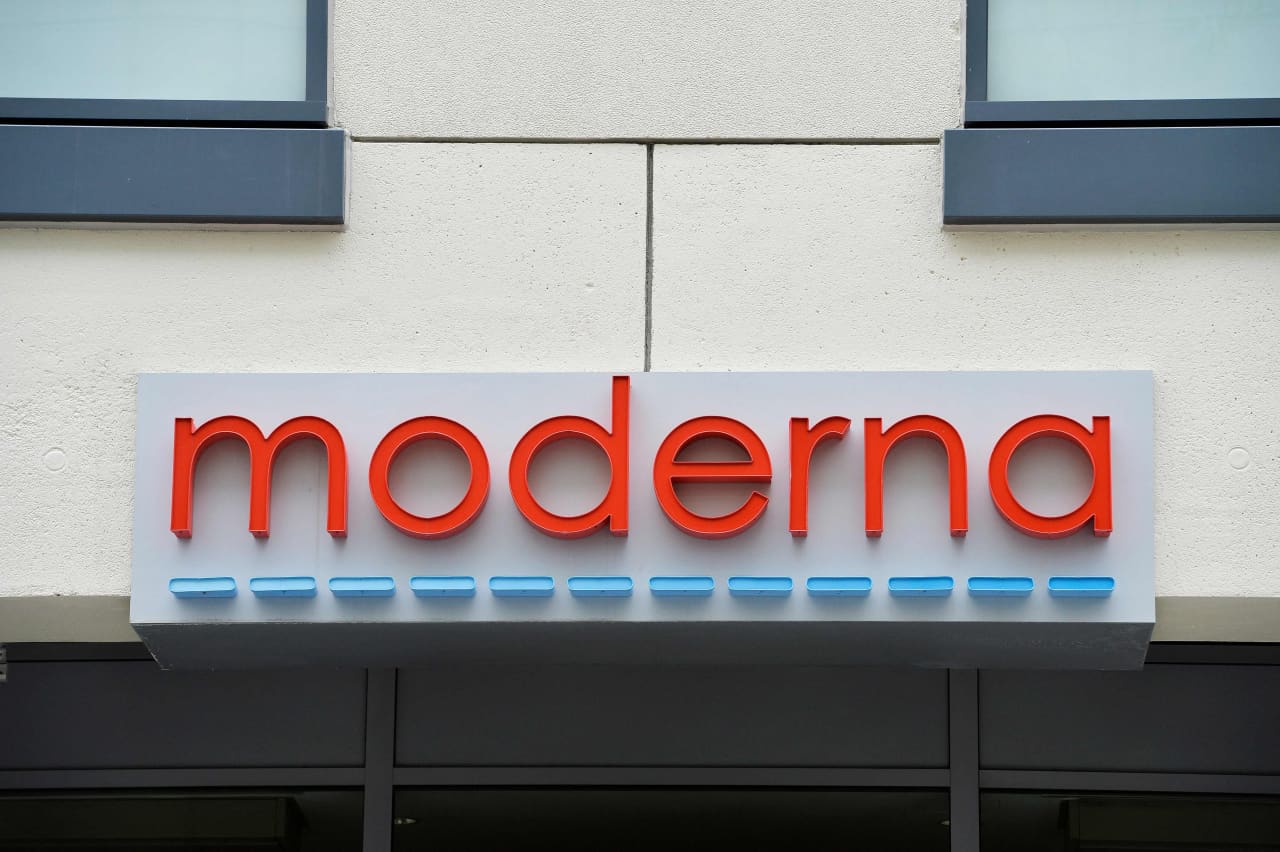 Moderna’s stock tumbles after reported leak of data for cancer vaccine — MarketWatch, Amsterdam Health news
