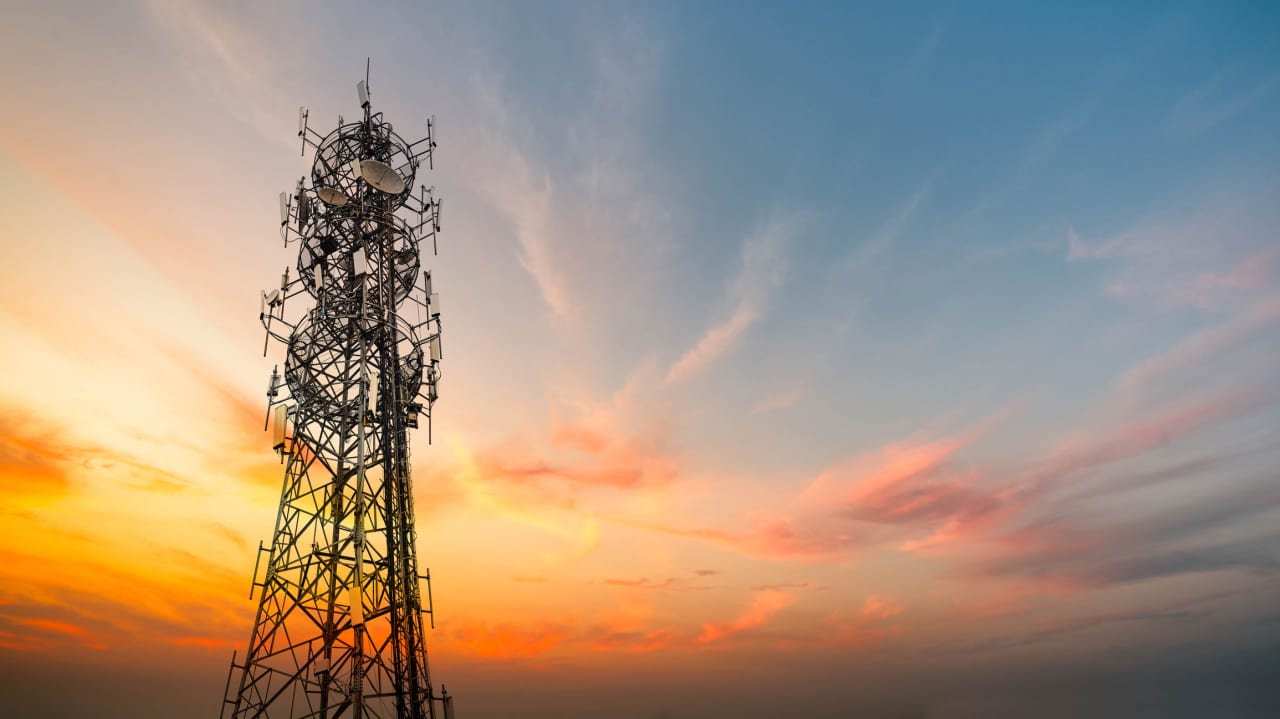 The mobile ambitions of SpaceX see telecom stocks get hit again. What the latest developments mean. — MarketWatch, Amsterdam Business news